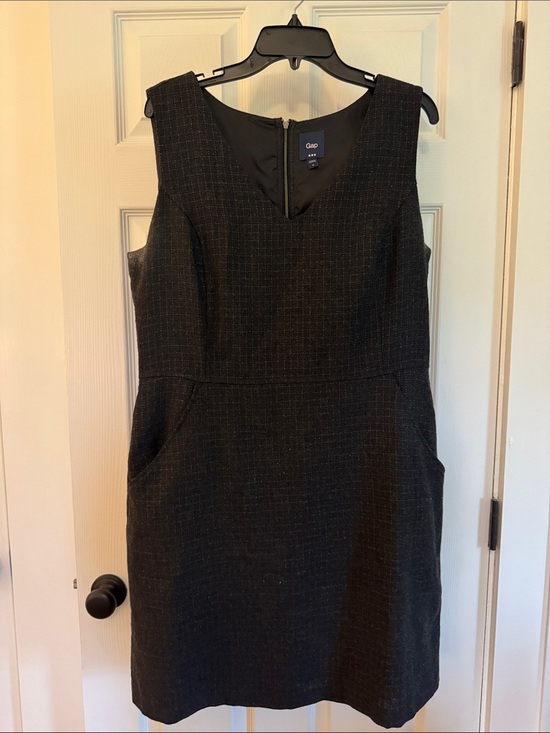 GAP Dresses & Skirts - GAP Black Textured Woolblend Sleeveless Midi Sheath Dress with Pockets